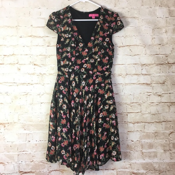 Betsey Johnson Dresses & Skirts - Betsey Johnson Floral Dress